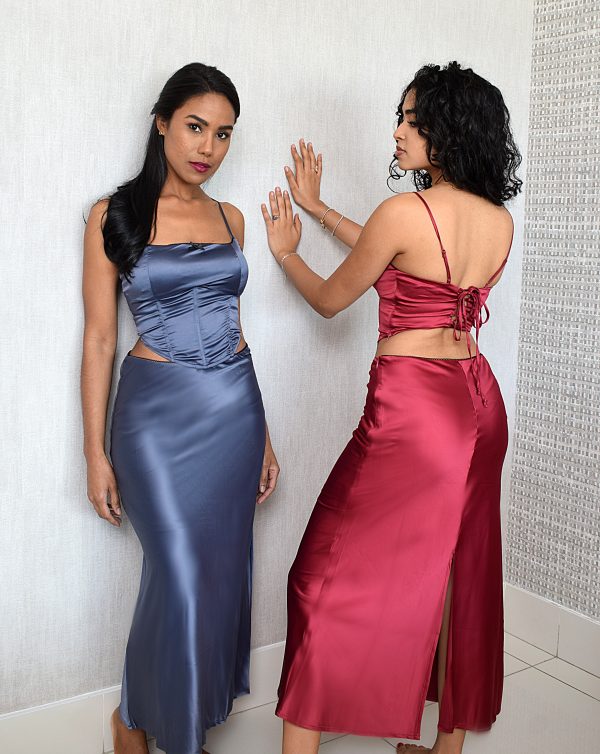 CONJUNTO FALDA MIDI CON TOP SATÉN ,EN DOS COLORES.
