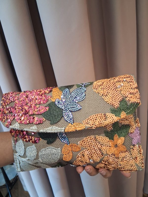 Bolso tipo sobre con diseño aleatorio - Imagen 3