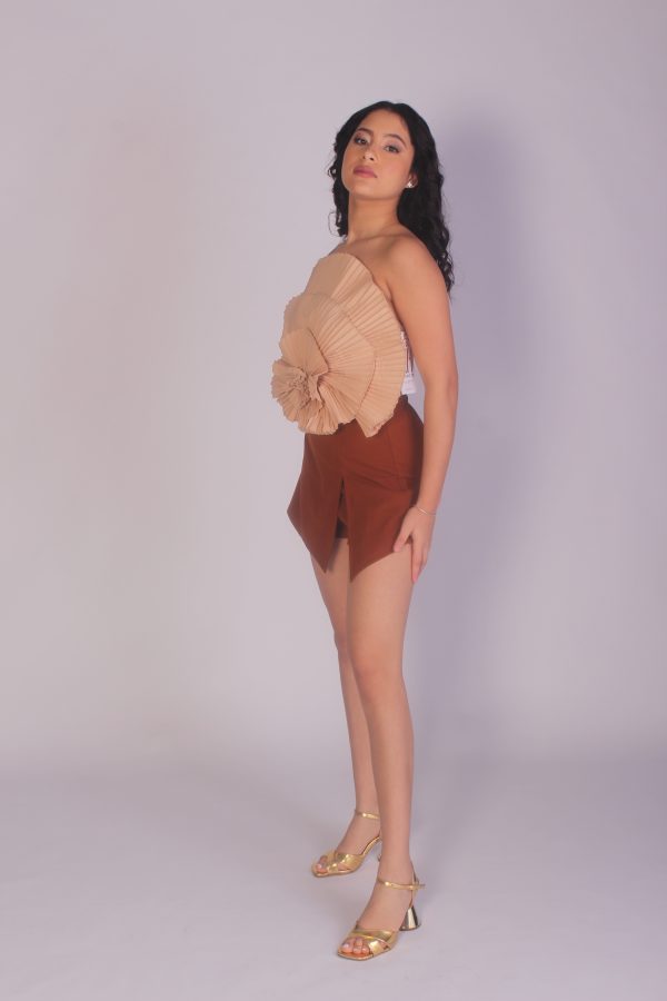Aloruh – Bandeau Elegante con Flores 3D en Pliegues (Crema & Naranja) - Imagen 2