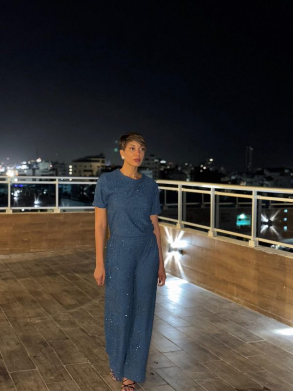 CONJUNTO DE TOP DE MANGA CORTA CON CUELLO REDONDO Y ESTRELLAS DE RAYAS + PANTALÓN DE ESTAR AZUL CON BRILLANTES - Imagen 3